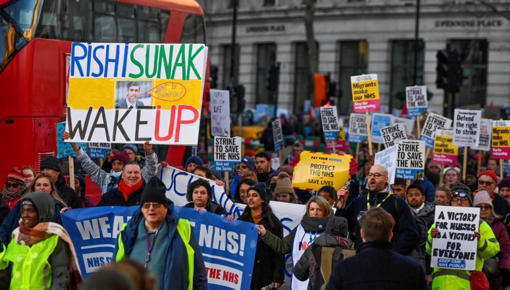 Sistemi shendetesor britanik ne greve te pergjithshme, kerkohet rritje page